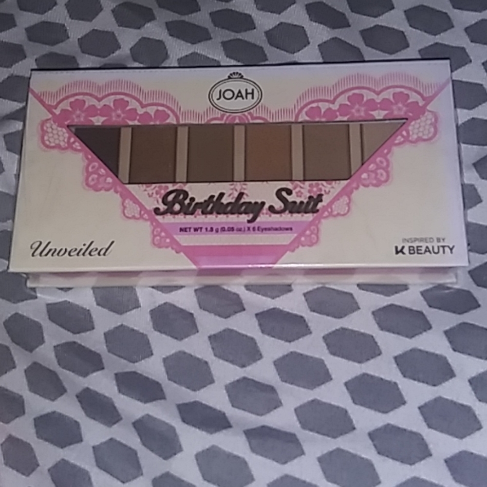 Joah eyeshadow pallet